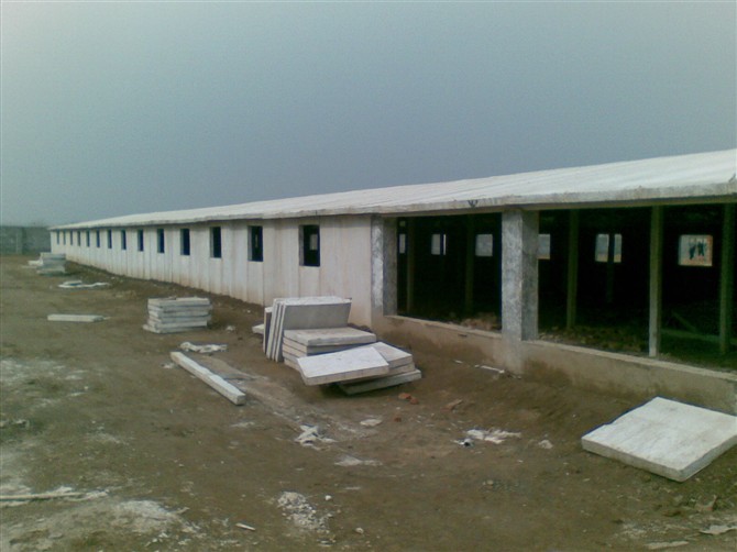 建成的无机玻璃钢板房 建成的无机玻璃钢板房