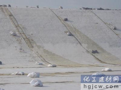 膨润土防水毯的特点小结 膨润土防水毯的特点小结