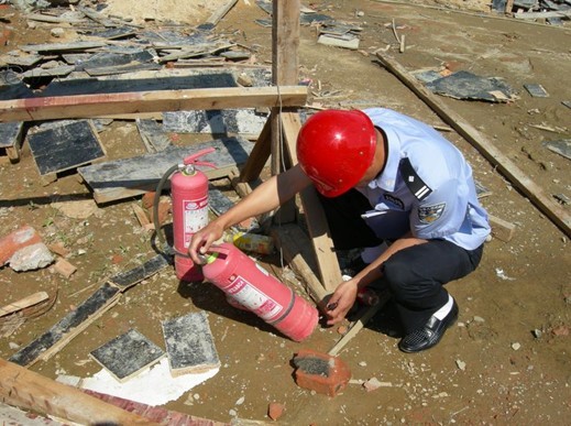 名山公安分局消防中队在建工地筑牢安全防火墙