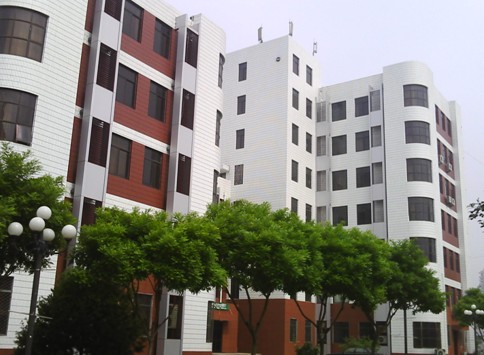 　　首都经贸大学瓷砖翻新后