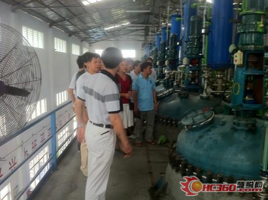 巴德士举行粘胶 防水材料施工工艺培训